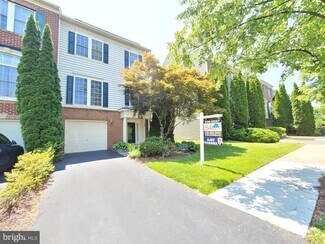 Building Photo - 12 Rockingham Ct