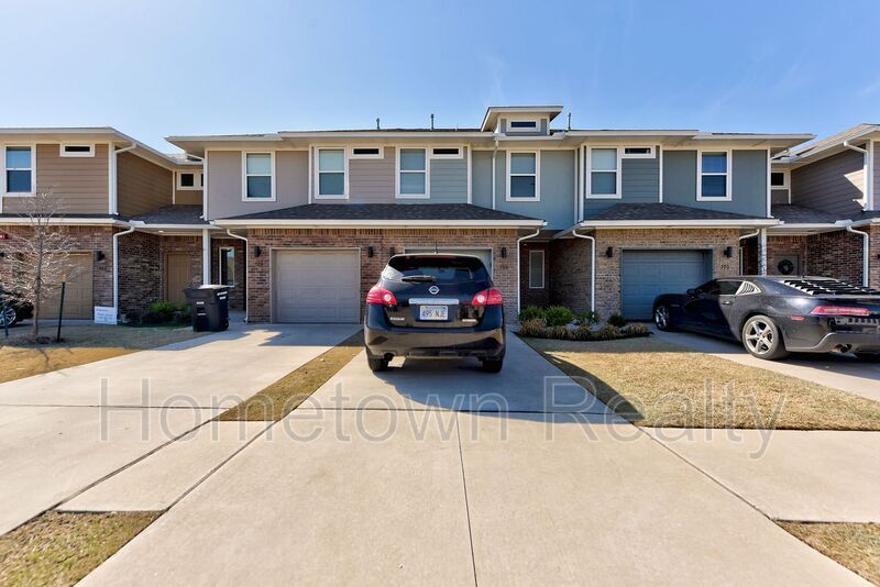 Foto principal - 788 SW 13th St