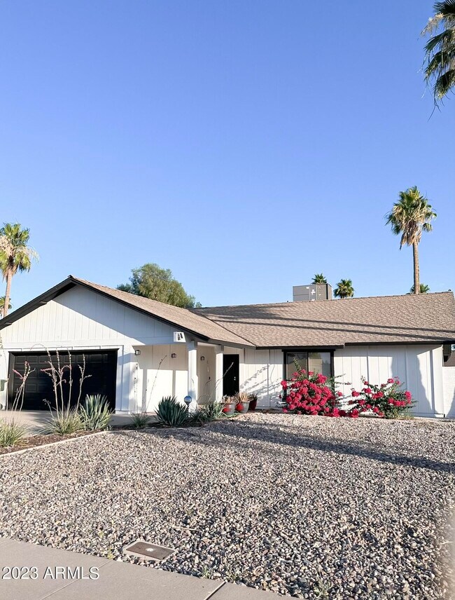 Building Photo - 4201 W Acoma Dr