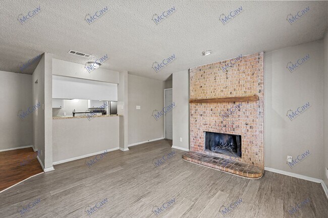 Building Photo - Cute 2/2 Condo Unit in Fort Worth (76133)!