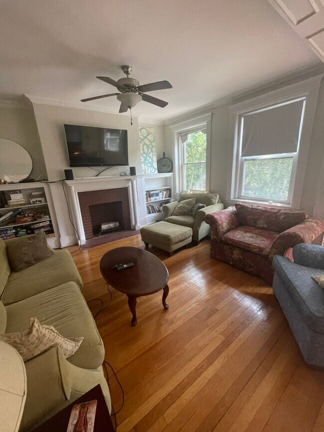 Foto del edificio - 17 Englewood Ave