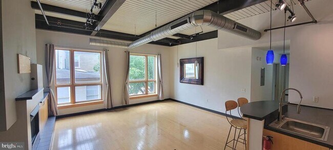 Foto del edificio - 75 Maple St