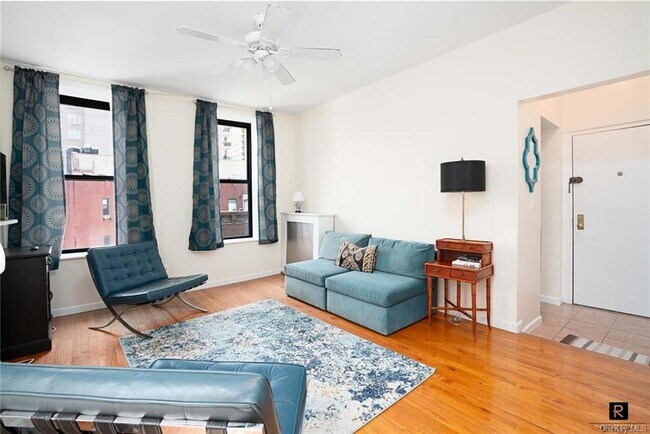Foto del edificio - 401 E 82nd St