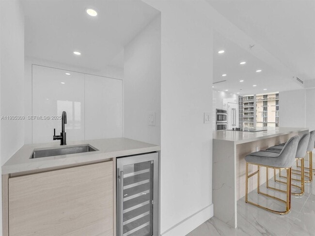 Foto del edificio - 19707 Turnberry Way