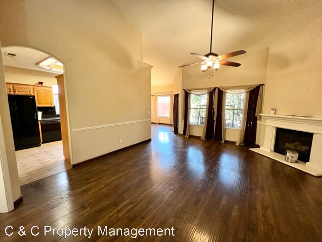 Foto principal - 3 br, 2 bath House - 4644 W Michigan Ave, ...