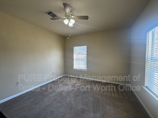 Building Photo - 400 W Glade Rd