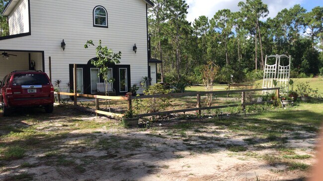 Building Photo - 2640 Tiffany Dr