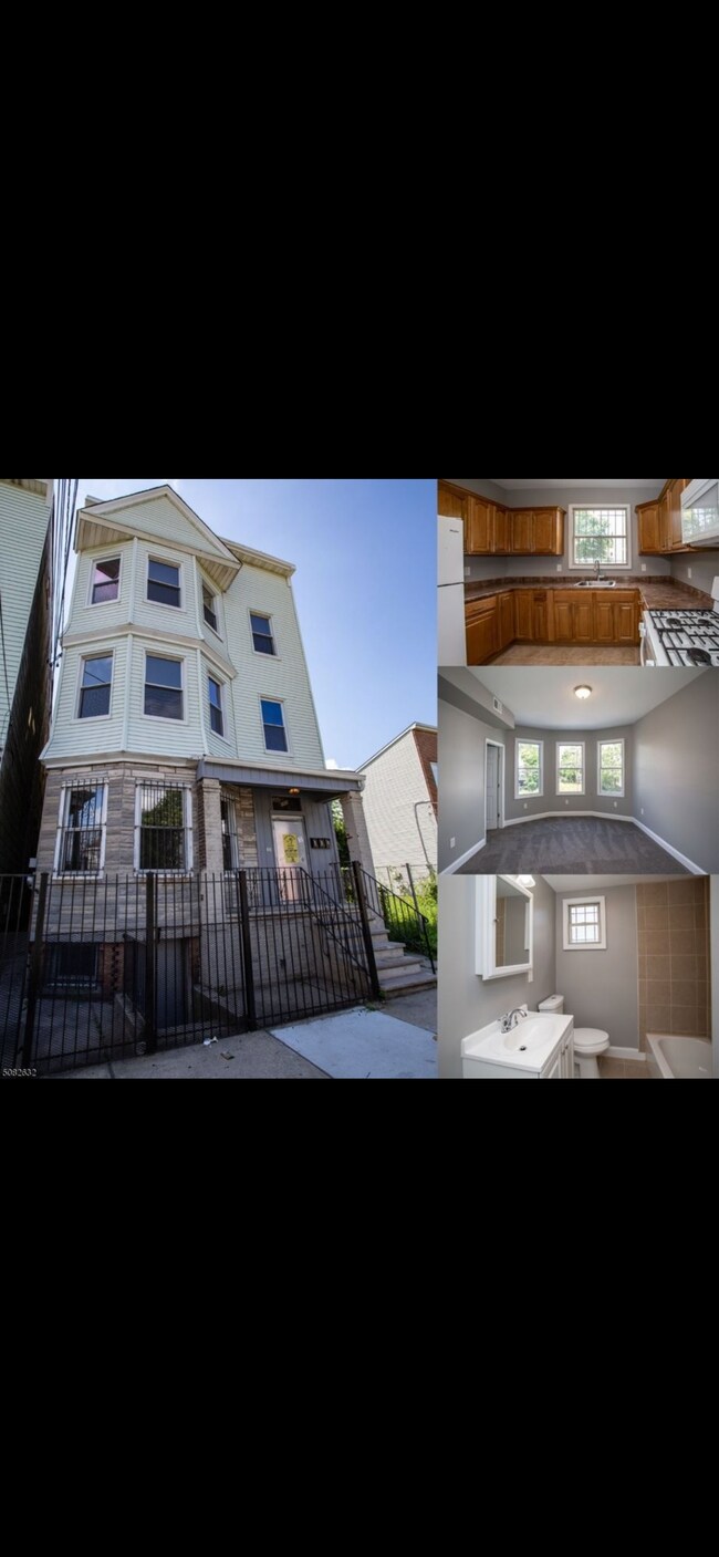 Building Photo - 395 S 9th St