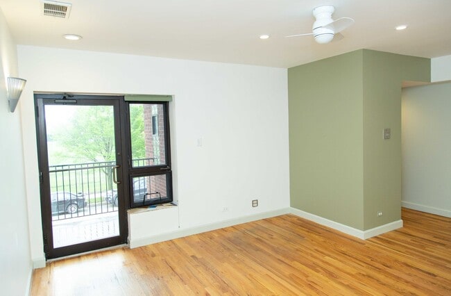 Building Photo - 1607 Simpson St