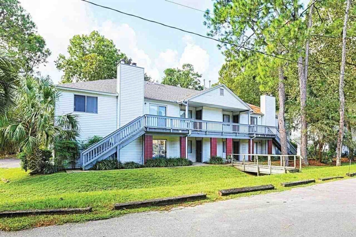 Primary Photo - 2393 Continental Ave