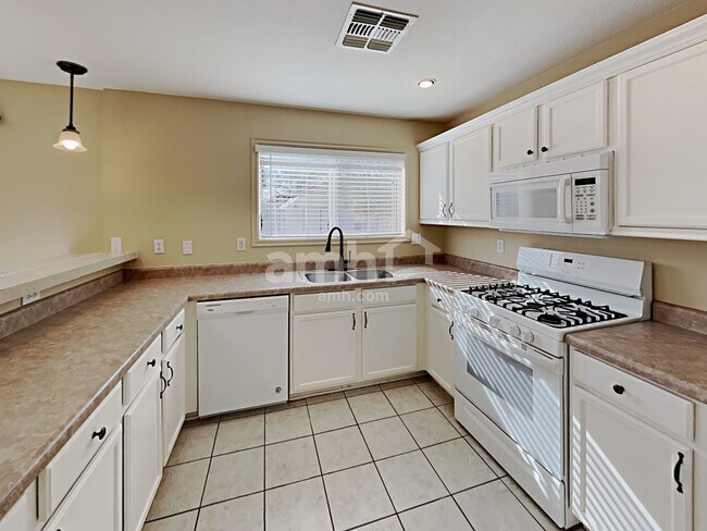 Building Photo - 360 E Atlas Cedar Pl