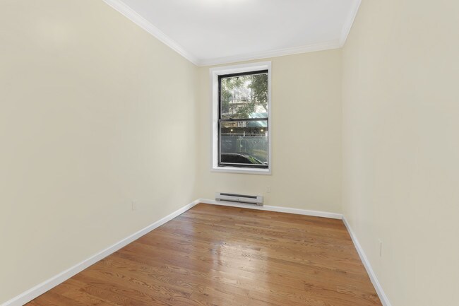 Foto del edificio - 241 W 109th St