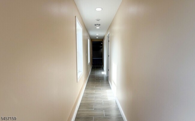 Foto del edificio - 17 Maple Grange Rd