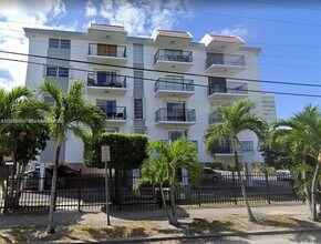 Building Photo - 2500 SW 6th St