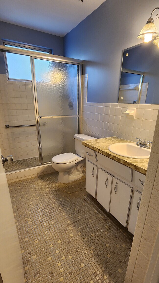 Master Bath ensuite - 2361 Ecuadorian Way