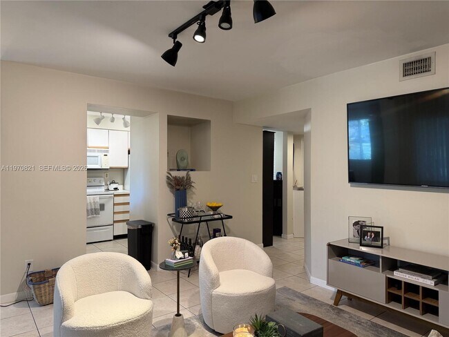 Foto del edificio - 882 NW 92nd Ave