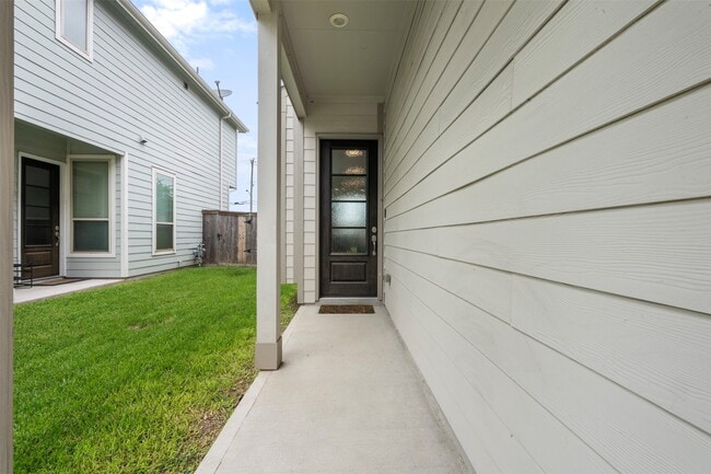 Building Photo - 219 Club Crest Ln