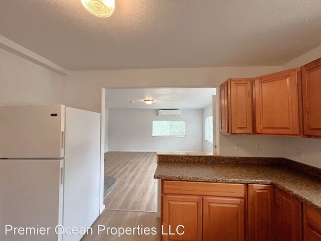 Building Photo - 2 br, 1 bath House - 99288 S. Bank Chetco ...