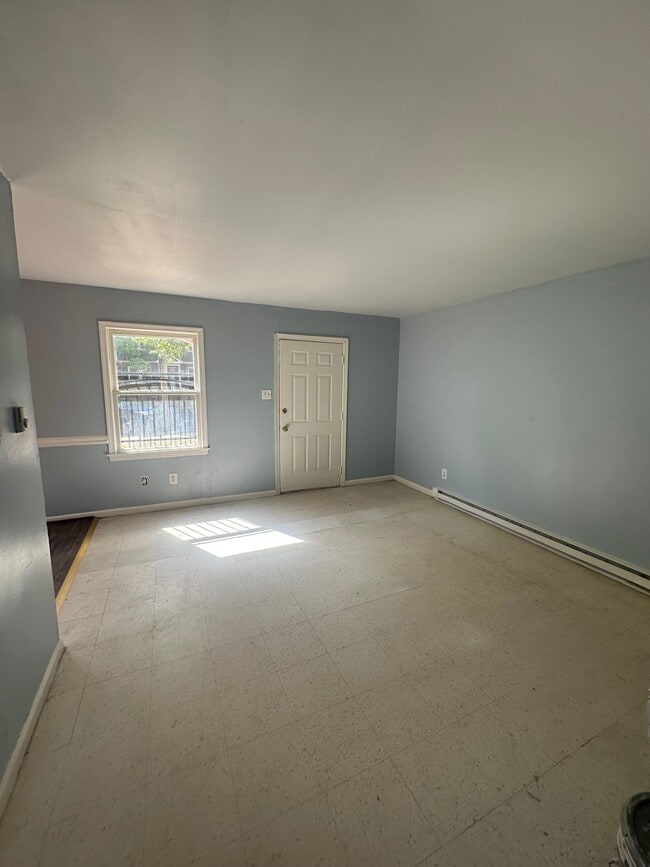 Building Photo - 3018 Columbia St