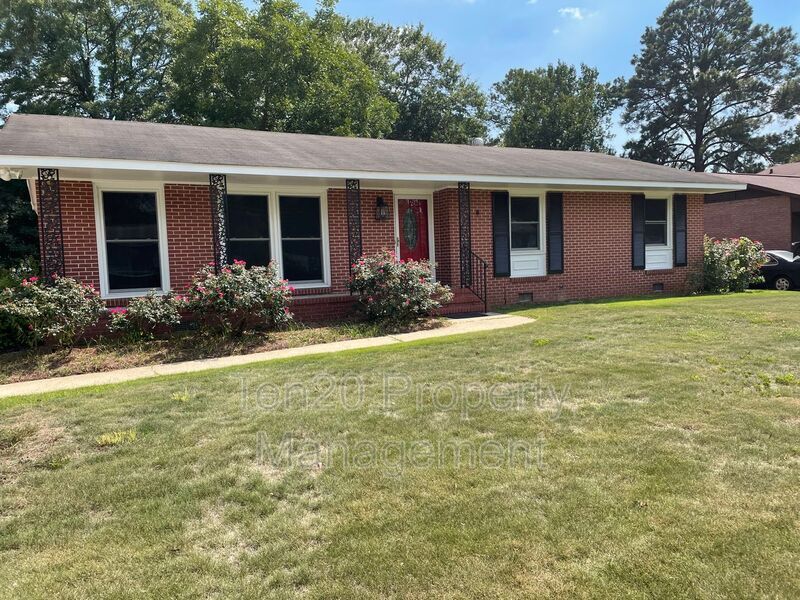 Foto principal - 4120 Canady St