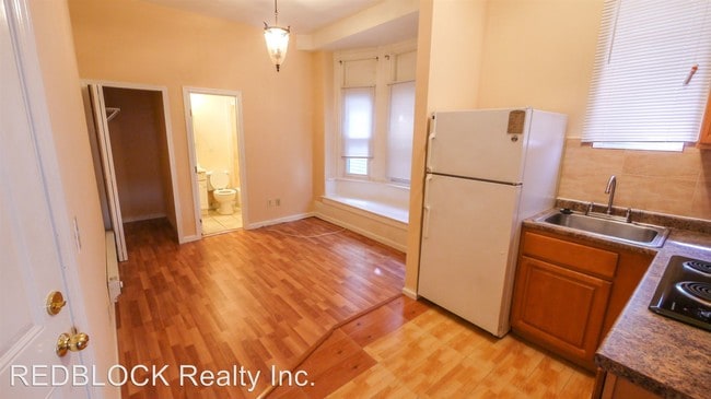 Building Photo - 1 br, 1 bath Apartment - 940 S 49th Street