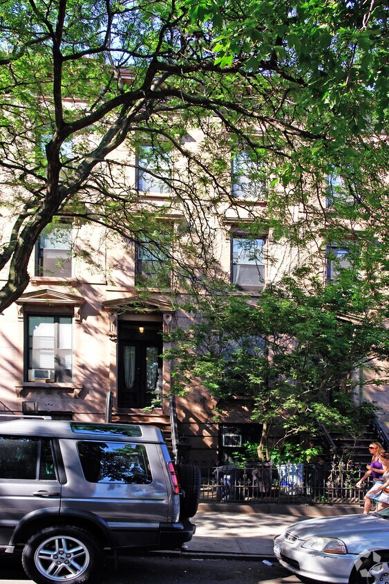 Building Photo - 218 17th St