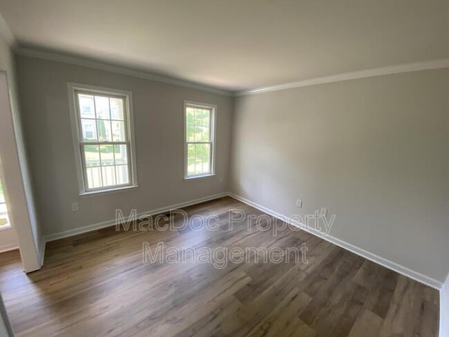 Building Photo - 7218 John Taylor Mews