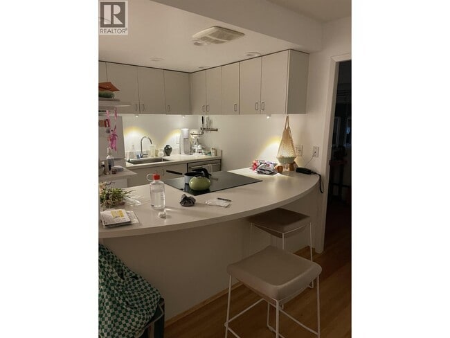 Building Photo - 1235 W 10th Ave