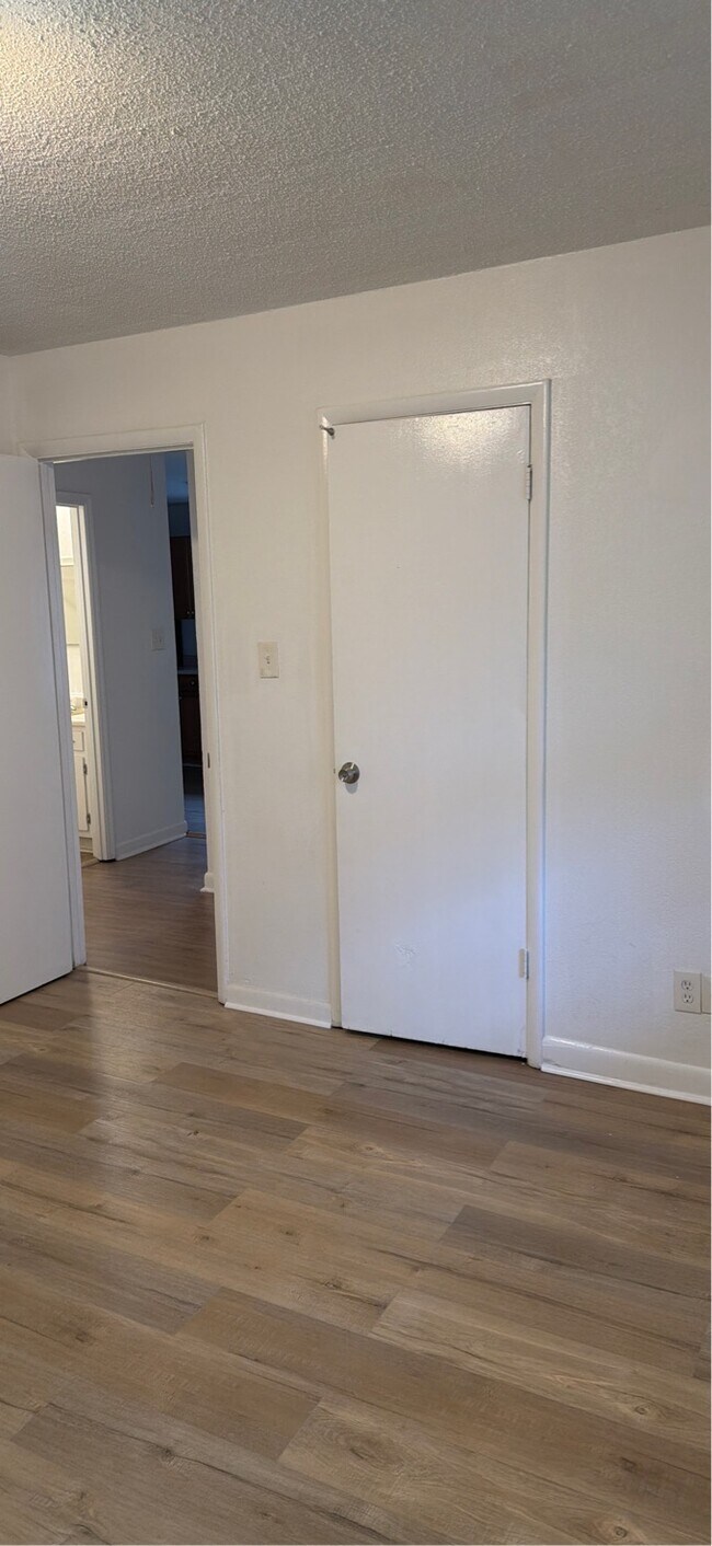 Foto del edificio - 2721 Clayton Dr NW