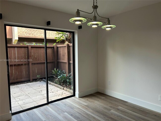 Foto del edificio - 6445 SW 116th Pl