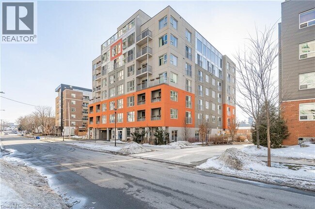 Building Photo - 321 Spruce St