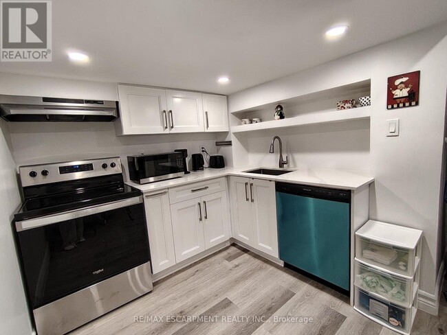 Building Photo - 3443 Drummond Rd