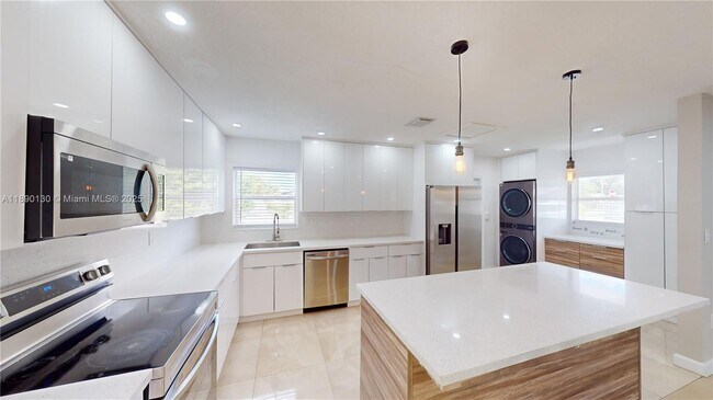 Foto del edificio - 3354 NW 181st St