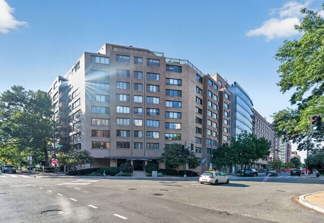 Foto del edificio - 2201 L St NW