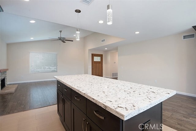 Building Photo - 602 Carnation Dr