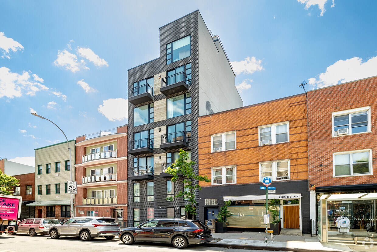 443 Graham Avenue - 443 Graham Ave