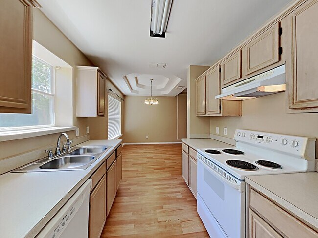 Building Photo - 1017 Woodall Dr