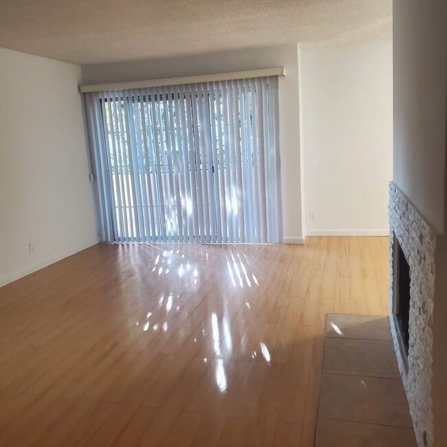 Building Photo - 2212 S Bentley Ave