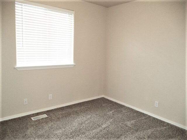 Building Photo - 459 N Elizabeth Avenue