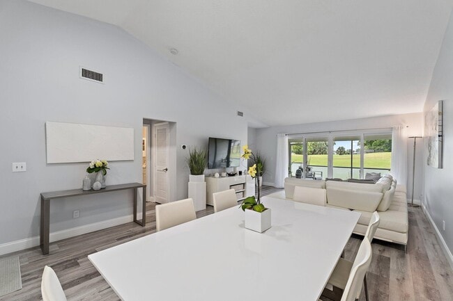 Building Photo - 128 Moccasin Trail S