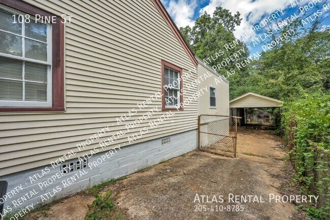 Building Photo - 108 Pine St