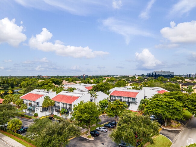 Building Photo - The Palms At Forest Hills - 2930 Forest Hi...