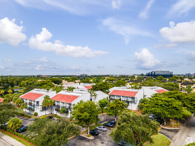 Building Photo - The Palms at Forest Hills