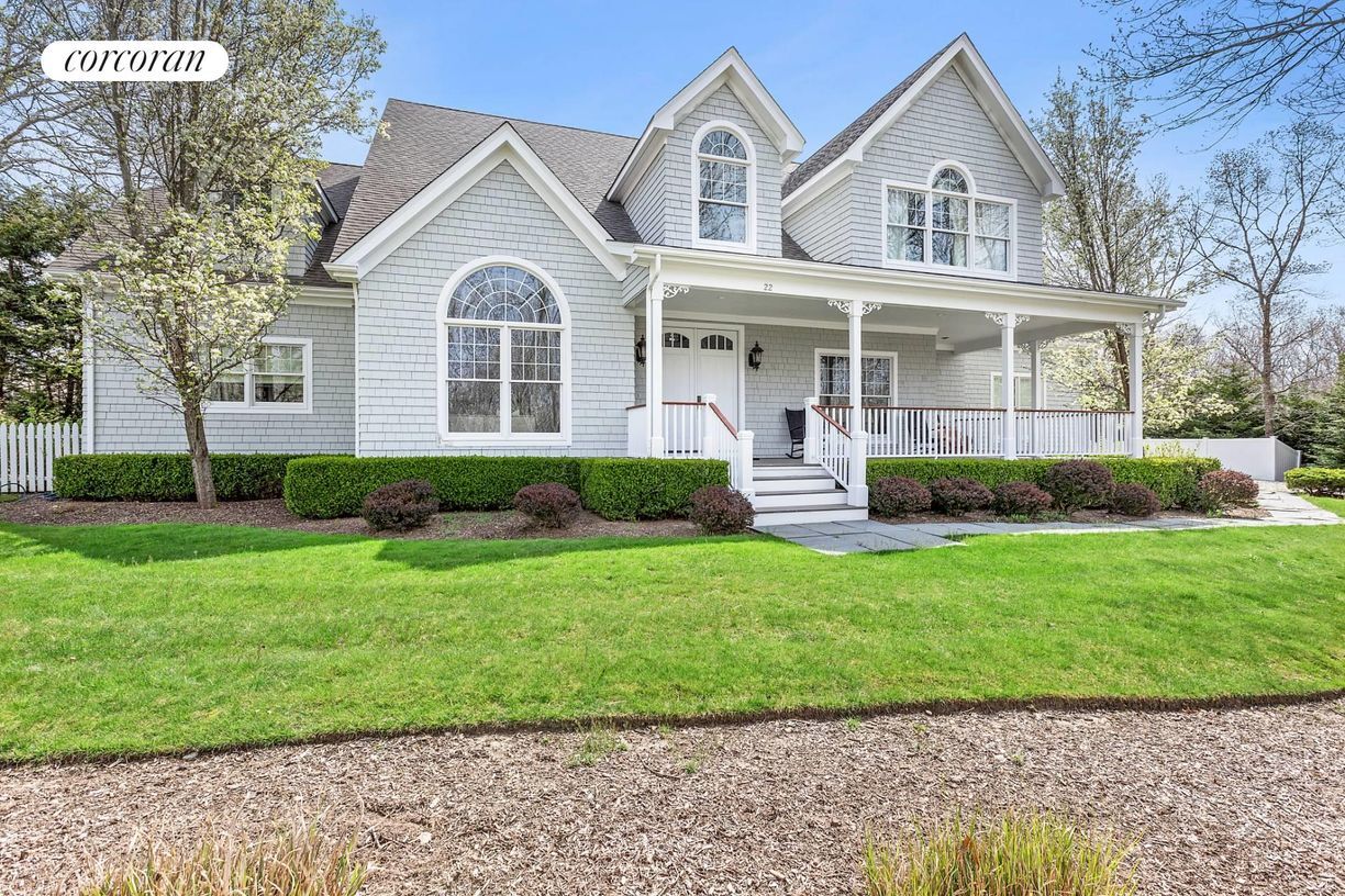 22 Cove Neck Ln, Southampton, NY 11968 House Rental in Southampton