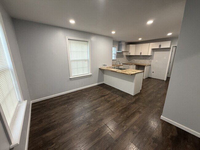 Foto del edificio - 1031 N Belvedere Blvd