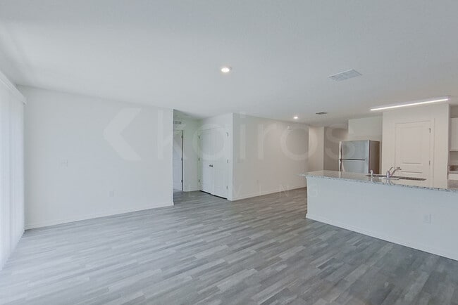 Building Photo - 7746 104th Ave