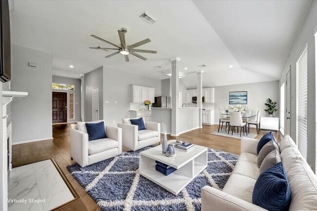 Foto del edificio - 3915 Summerfield Dr