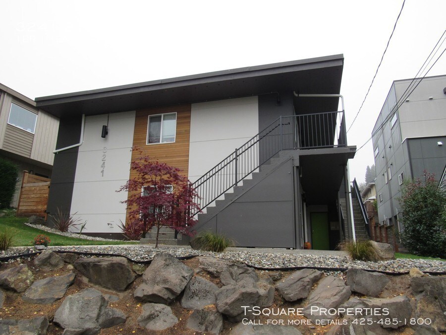 Primary Photo - 3241 21st Ave W