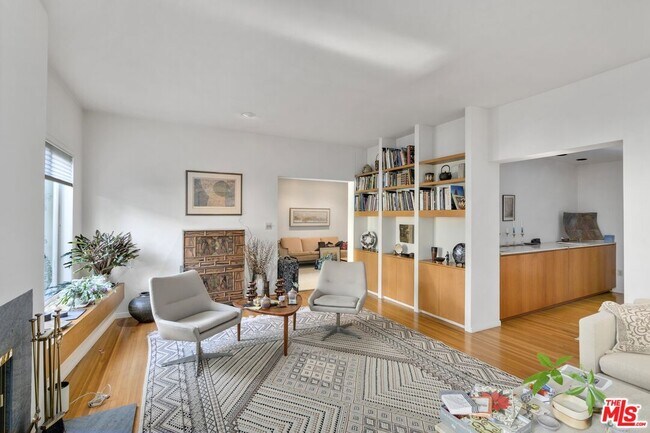 Foto del edificio - 1327 Holmby Ave