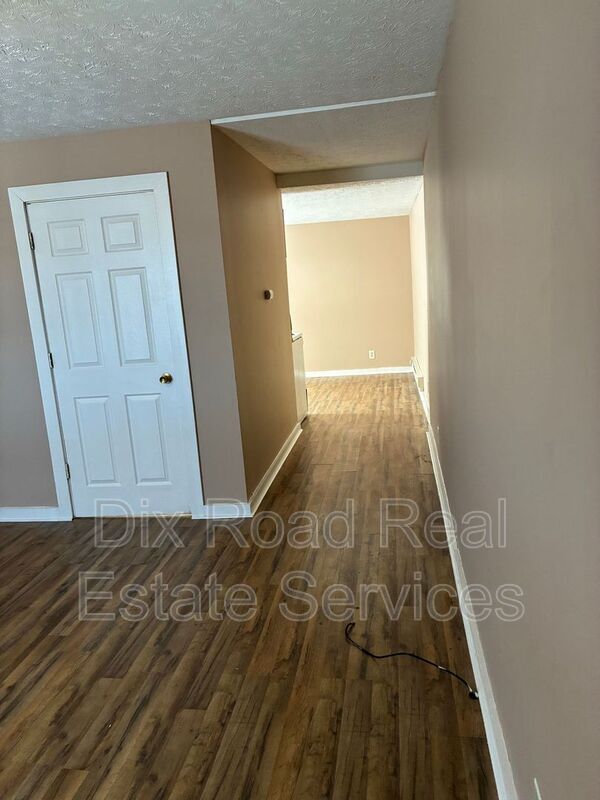 Foto del edificio - 829 Maple Ave